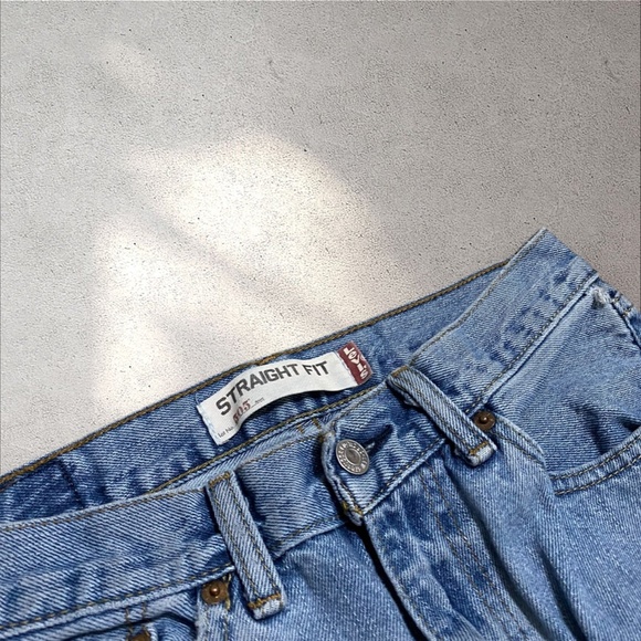Levi's 505 Mid Rise Straight Jeans - Picture 6 of 9